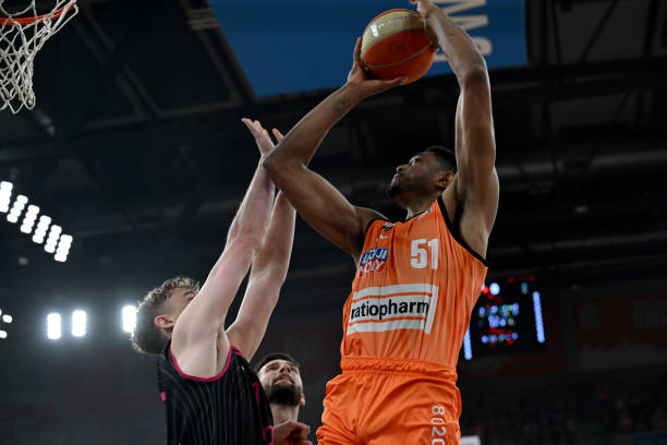 祖巴茨在内 祖巴茨在内